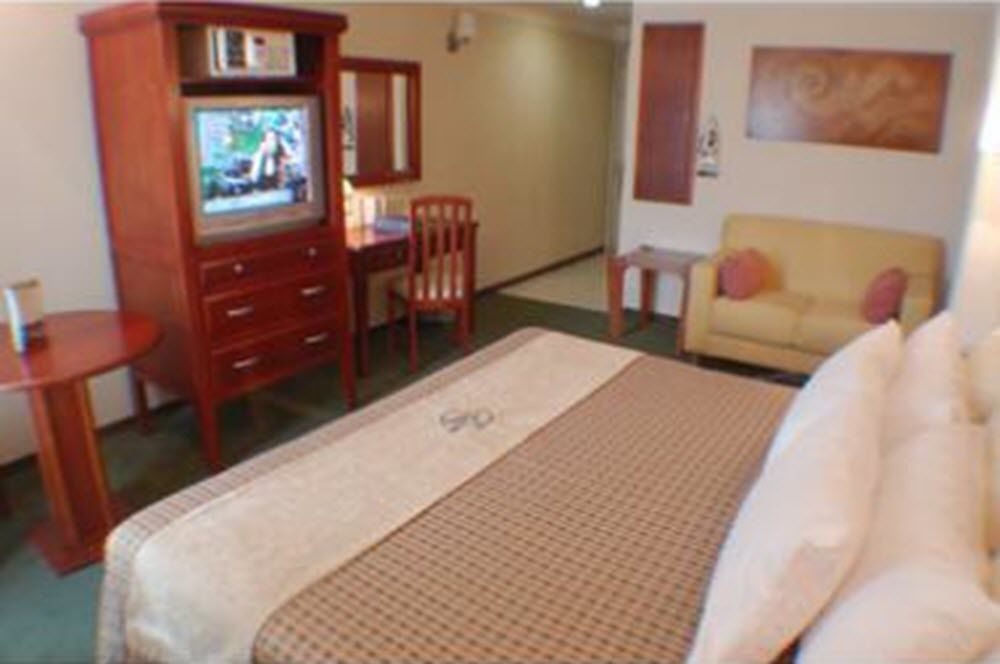 Hotel Mision León Zimmer foto